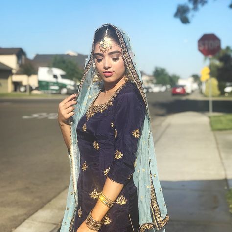 Punjabi Suit Makeup Look, Navy Blue Suit Women's, Blue Suits Women Indian, Punjabi Suit Photoshoot Women, Black Suit For Women Punjabi, Blue Suits Women, Royal Blue Punjabi Suit, Navy Blue Punjabi Suit, Blue Punjabi Suit