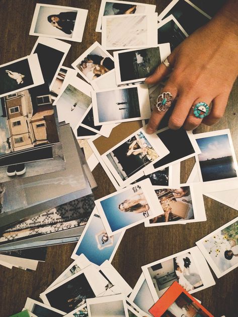 Weekend Do: Start A Photo Wall Instax Mini 8, Tumblr Pics, Polaroid Pictures, Polaroid Photos, Tumblr Photography, Foto Art, Instant Camera, Instax Mini, Belle Photo