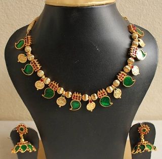 Kerala Jewellery, Paw Necklace, Indian Jewellery Gold, Antique Jewellery Online, Antique Jewellery Designs, Gold Necklace Indian, Traditional Jewellery, Gold Jewelry Sets, South Indian Jewellery