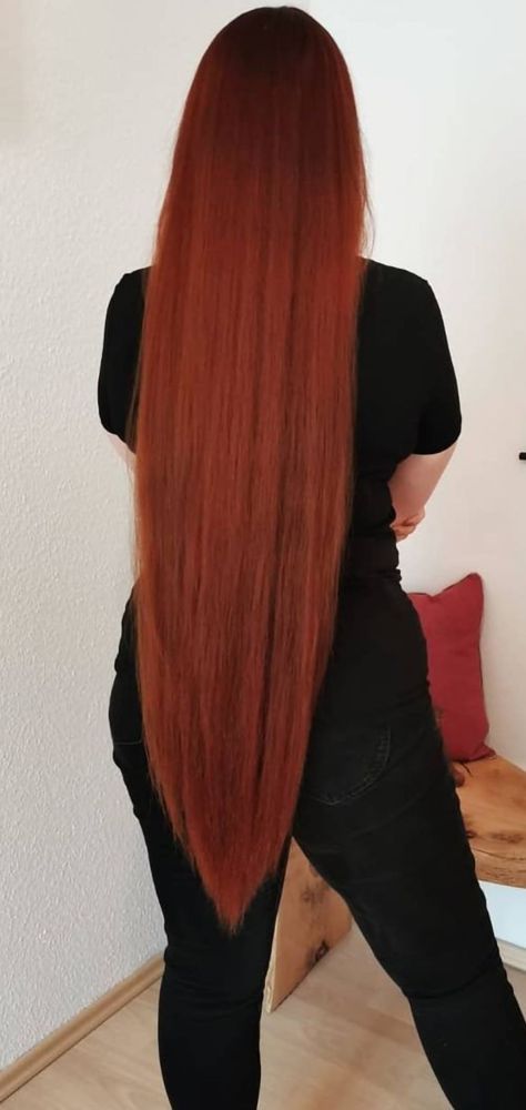 Waist Length Red Hair, V Cut Hairstyle, Long Hair 50, Facial Pictures, Long Hair Models, Extremely Long Hair, Hair Girls, Open Hairstyles, Beautiful Red Hair