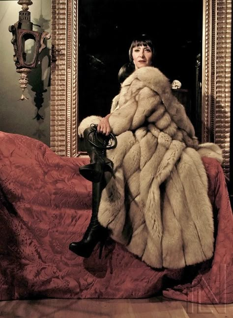 Audrey Hepburn Aesthetic, Glamor Photography, Venus In Fur, Venus In Furs, Boots Leather, Fur Coats, Zurich, Audrey Hepburn, Of Course