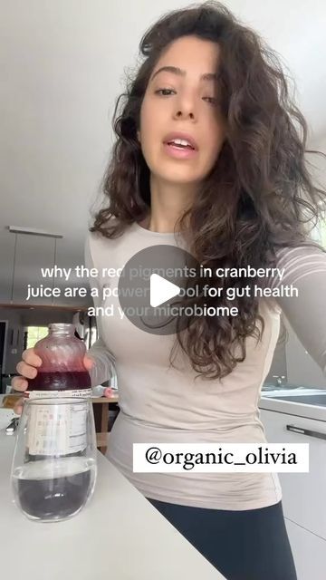 Gut Healthy Recipes & Wellness Tips! on Instagram: "Benefits of cranberry juice (anthocyanins) for gut health! 🍷 👉follow: @organic_olivia Follow for more gut health & wellness tips! #guthealth #guthealthtips #healthygut #healthylifestyle #healthyliving #nutritiontips #healthtips #wellness #reels" Benefits Of Cranberry Juice, Gut Healthy Recipes, Organic Olivia, Cranberry Juice Benefits, Cranberry Benefits, Nursing Information, Gut Health Diet, Heal Yourself, Gut Microbiome