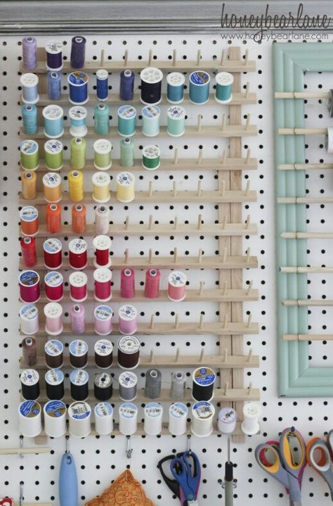 Thread rack Large Pegboard, Board Organization, Peg Wall, Peg Boards, Pegboard Organization, Thread Organization, Sewing Room Organization, Trendy Sewing, Office Crafts