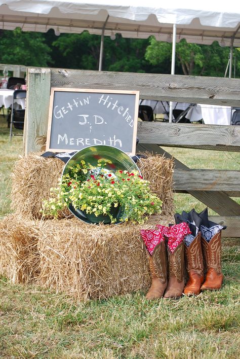 Wedding Signs For Reception Entrance, Western Rehearsal Dinner, Wedding Signs For Reception, Themed Rehearsal Dinner, Rehearsal Dinner Decorations, Western Style Wedding, Reception Entrance, Wild West Party, Western Themed Wedding