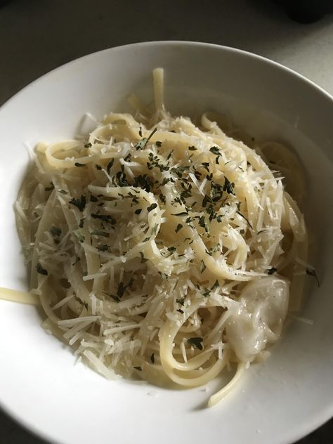 Fettuccine Alfredo Aesthetic, Fettucini Alfredo Aesthetic, Alfredo Aesthetic, Fetuccini Alfredo, Fettucini Alfredo, Food Motivation, Food Aesthetics, Fettuccine Alfredo, Pasta Lover