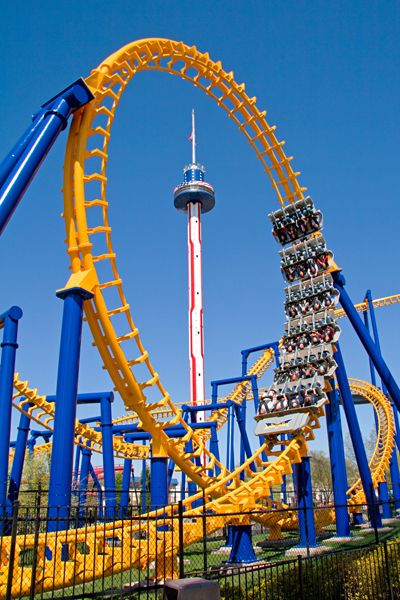 In the prone position, Nighthawk at Carowinds delivers a G-force packed loop Bakugan Drago, Six Flags México, Roller Coaster Theme, Scary Roller Coasters, Best Roller Coasters, Best Amusement Parks, Great Vacation Spots, Planet Coaster, G Force