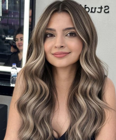 Rich Brunette Balayage, Hair Color Ideas For Brunettes Balayage, Brown Hair Inspiration, Balayage Hairstyle, Balayage Ideas, Black Hair Balayage, Rich Brunette, Hair Color Caramel, Brown Hair Inspo