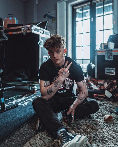 'royal albert hall we’re coming for ya. three days. 😍' Singer Dr, Connor Ball, Fav Artist, Royal Albert Hall, The Vamps, Royal Albert, Three Days, Fangirl, Aurora