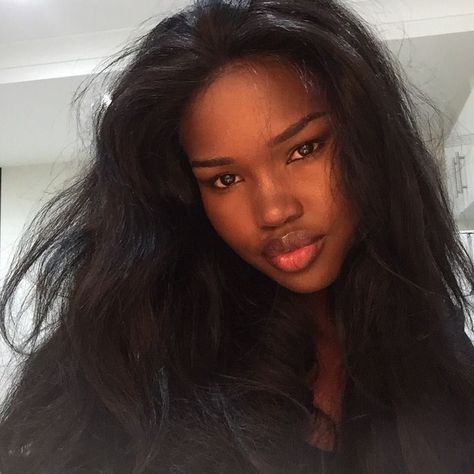 Adual Akol, Dark Skin Aesthetic, Makeup Dark Skin, South Sudanese, Skin Aesthetic, Ideas For Makeup, Makeup Dark, Dark Skin Beauty, Pretty Skin