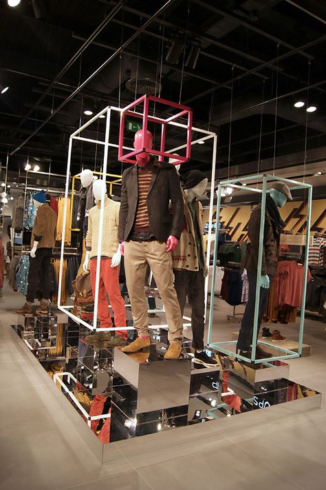 VM | Visual Merchandising | Retail Display | Retail Fashion Display | VM Fashion…