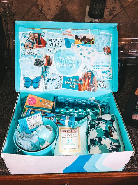 Blue Themed Birthday, Homemade Birthday Gifts, Gift Box Ideas, Girl Gift Baskets, Birthday Presents For Friends, Diy Best Friend Gifts, Bff Gifts Diy, Bff Birthday Gift, Bff Birthday