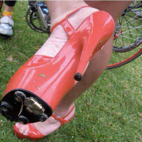 For those of you that know me, these are perfect Spin Shoes ha ha ha Hipster Cafe, Cycling Humor, Cycling Pictures, Cycling Shoes Women, Cycle Chic, I Want To Ride My Bicycle, Bike Shoes, Bike Style, Bikes Girl