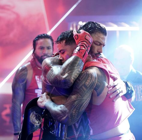 Roman Reigns And Jey Uso, Wwe Bloodline, Joseph Anoai, Usos Wwe, Jimmy Uso, Roman Reigns Family, Roman Reigns Wwe Champion, Wwe Pictures, Roman 1