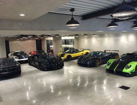 Hot Wheels Room, Luxury Car Garage, Morning Video, Garage Style, Dream Car Garage, Luxury Garage, Last Ride, Car Showroom, Mansions Luxury