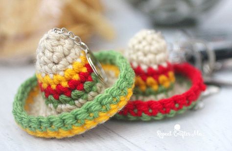 Thank your designated driver this Cinco De Mayo with a super cute crochet sombrero keychain! A pattern that works up quickly and is fun and festive for the holiday! Materials: – Bernat Super Value Yarn in Oatmeal, Berry, Lush, and Bright Yellow. Shop all colors at Yarnspirations.com. – Size H Crochet Hook – Tapestry Needle – … Crochet Sombrero, Crocheted Keychains, Bernat Super Value Yarn, Keychain Patterns, Repeat Crafter Me, Crochet Keychain Pattern, Pola Amigurumi, Holiday Crochet, Haken Baby