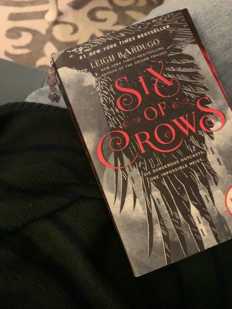 Six Of Crows Book Cover, Six Of Crows Aesthetic, Six Of Crows Book, Crows Aesthetic, Reading Boards, Book Review Template, Crow Books, Reading Motivation, The Grisha Trilogy