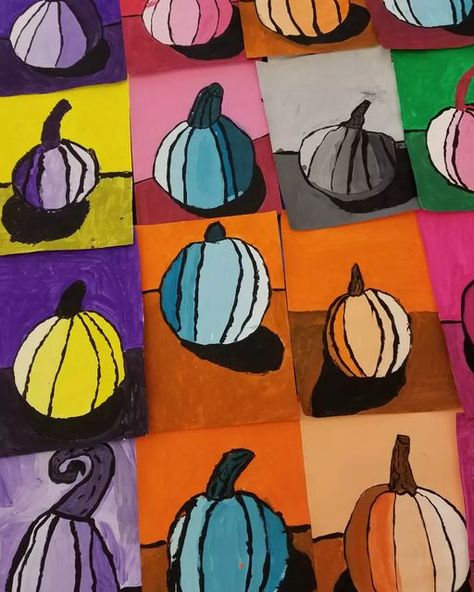 Fall Value Art Project, Autumn Elementary Art Projects, Value Pumpkins Art Lesson, November Elementary Art, Fall Art Second Grade, 4th Grade Fall Art Projects, Halloween Art Lessons Elementary, Fall Art Lessons Elementary, Elementary Fall Art Projects