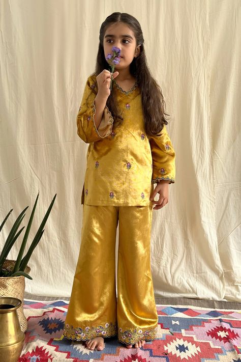 Buy Boteh Embroidered Kurta & Flared Pant Set Online | Aza Fashions Kids Indian Wear, Velvet Kurta, Kids Ethnic Wear, Party Reception, Pakistani Party Wear, Designer Kurti Patterns, Kurti Patterns, Designer Kurti, Designer Outfits