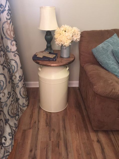 Milk Can end table, wood end table, cream milk can, end table, rustic end table, rustic table, round end table by countrycornergoods on Etsy https://www.etsy.com/listing/260627482/milk-can-end-table-wood-end-table-cream Old Milk Cans, Rustic End Tables, Deco Champetre, Diy Rustic Home, Hemma Diy, Wood End Tables, Milk Cans, Rustic Table, Rustic Diy