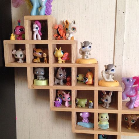 My daughter, Abby's Littlest Pet Shop Collection Lps Storage Ideas, Lps Display Ideas, Lps Collection Display, Lps Organization, Lps Room Diy, Lps Display, Mario Figures, Custom Littlest Pet Shop, Lps In Packages