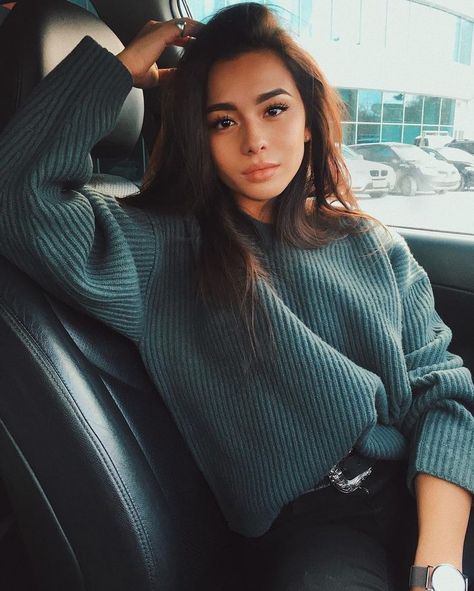 Make up and sweater Cozy Winter Outfits, Outfit Trends, Trik Fotografi, Looks Chic, Mode Inspiration, Fall Winter Outfits, Outfits Casuales, Passion For Fashion, Autumn Winter Fashion