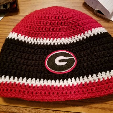 Georgia Bulldog crochet hat #ga #bulldogs… Georgia Bulldogs Crochet, Georgia Bulldogs Hat, Ideas To Crochet, Hats Boys, Ga Bulldogs, Georgia Bulldog, Georgia Football, Hat Patterns Free, Crochet Hat Free