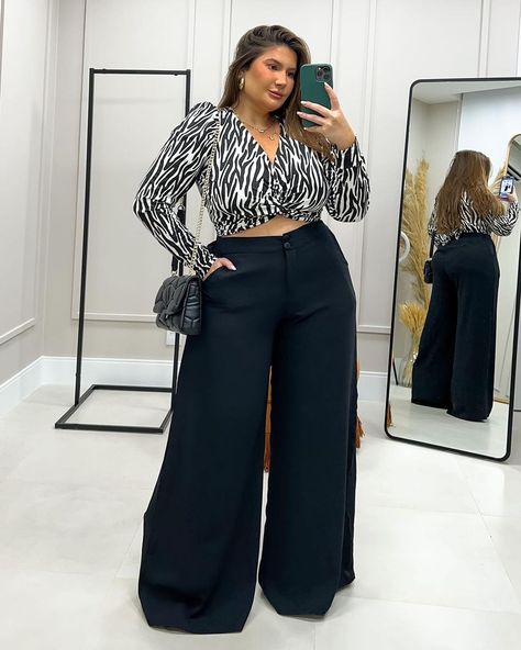 Plus Size Classy Outfits Dressy, Casual Elegant Plus Size Outfit, Dress Pants For Curvy Women, Plus Size Fancy Outfit, Graduation Outfit Plus Size, Curvy Formal Outfit, Formal Plus Size Outfits, Plus Size Black Skirt Outfit, Plus Size Looks Casual