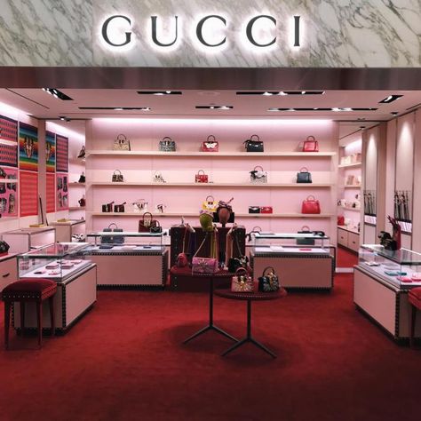 GUCCI Store inside Nordstrom at the Westfield Topanga Mall Boutique Layout, Gucci Outlet, Outlet Mall, Chanel Boutique, Gucci Store, Beach Lifestyle, California Dreaming, Shopping Mall, Vanity Mirror