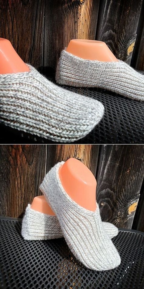 Simple Slippers, Diy Crochet Slippers, Knit Slippers Free Pattern, Knit Slippers, Crochet Slippers Free Pattern, Knitted Slippers Pattern, Knitting Patterns Free Beginner, Crochet Slipper Pattern, Beginner Knitting Patterns