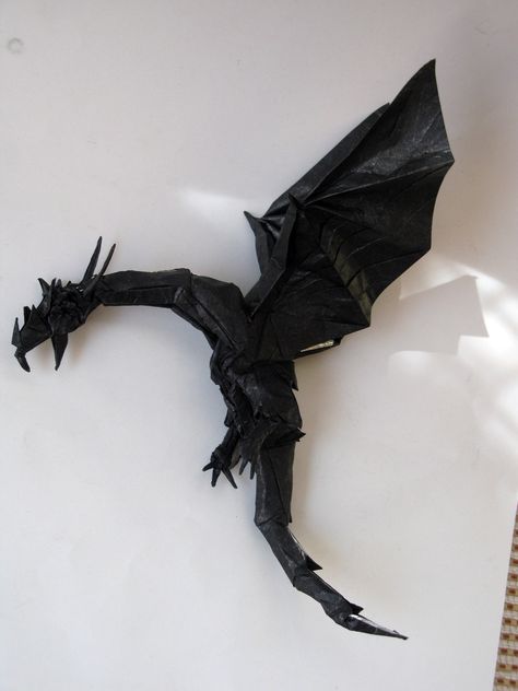 Here’s an incredible origami wyvern (a dragon with 2 legs). #origami Origami And Quilling, Origami Dragon, Origami And Kirigami, Dragon Crafts, Folding Origami, Paper Craft Ideas, Instruções Origami, Origami Paper Art, Origami Design