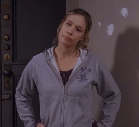 paris geller icons Liza Weil, Gilmore Girls Characters, Rory And Logan, Gilmore Girls Fashion, Gilmore Girls Outfits, Paris Geller, Team Logan, Elle Woods, Best Boyfriend