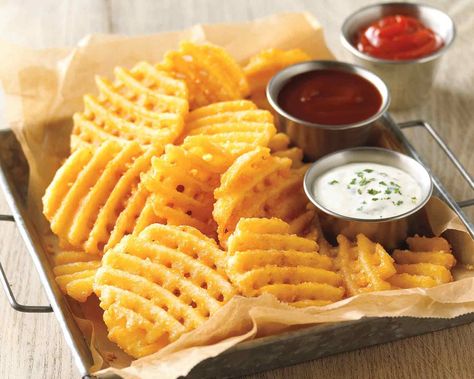 #WaffleFries can hold the most condiments of any type of #FrenchFry. It's science! 👩‍🔬⚗️🍟🔬👨‍🔬 Fall Sandwiches, Chicken Burgers Recipe, How To Make Waffles, Crispy Waffle, Sandwich Bar, Waffle Fries, Shrimp Recipes For Dinner, Fries Recipe, Foods Delivered