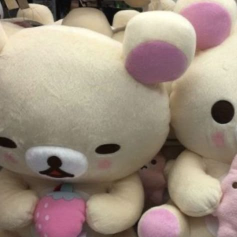 Matching bear icons<3 Rilakkuma Plushie, Rilakkuma Korilakkuma, Aesthetic Products, Kawaii Plushies, Hello Kitty Items, Hello Kitty Plush, Cute Stuffed Animals, Chilling With Friends, Rilakkuma