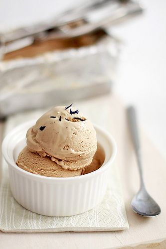 // Earl Grey Tea Ice Cream Earl Grey Ice Cream, Tea Ice Cream, Japanese Desserts, French Pastry, Cold Treats, Love Ice Cream, Milk Shakes, Ice Cream Popsicles, Japanese Dessert