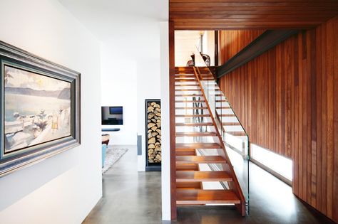 Residence the Grands Jardins / Bourgeois Lechasseur Architectes Wood Paneling Makeover, Paneling Makeover, Modern Stairs, Wood Panel Walls, Wall Treatments, Beautiful Interiors, White Wood, Wood Paneling, White Walls