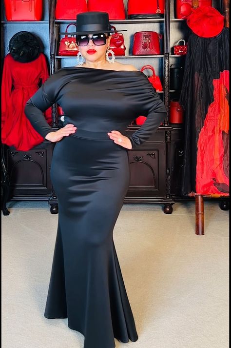 Click On The Link Below To Shop Now👇👇👇 Black High Low Dress, Curve Hugging Dress, Mermaid Style Dress, Butterfly Collection, Derby Dress, Spandex Dress, Social Butterfly, Mermaid Style, Event Outfit