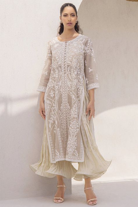 Organza Kurta, Sania Maskatiya, Pakistani Kurta, Kameez Designs, Linen Top Women, Beautiful Pakistani Dresses, Indian Dresses Traditional, Desi Clothes, Kurta Designs Women