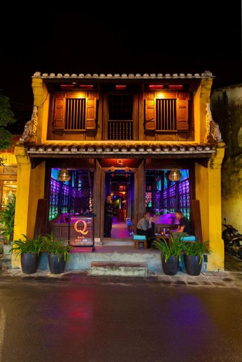 Hoi An Restaurants, Milkshake Shop, Thai Cafe, Friends Cafe, Indochine Style, Nha Pho, Restaurant Exterior, Restaurant Themes, Storefront Design