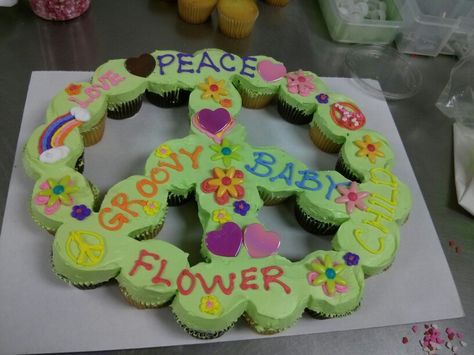 Peace Cupcake Cake, Peace Sign Pull Apart Cupcakes, Peace Sign Cupcake Cake, Groovy Pull Apart Cupcakes, Daisy Pull Apart Cupcakes, Groovy Cupcake Cake, Hippie Cupcakes, Peace Cupcakes, Groovy Cupcakes