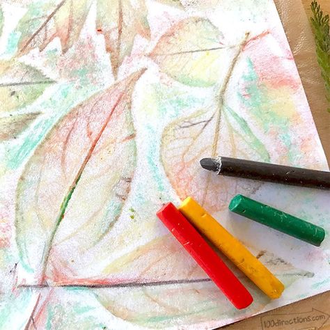 Pallet Ideas For Kids, Leaf Rubbing Art, Leaf Pressing, Nostalgic Autumn, Sand Art For Kids, Texture Art Projects, Leaf Rubbing, Leaf Print Art, Leaf Printing