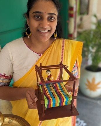 Diy Golu Dolls, Handloom Day, Craft Miniature, Bommala Koluvu, Golu Dolls, Coconut Shell Crafts, Shirts Pattern, Diwali Decoration Items, Kindergarden Activities