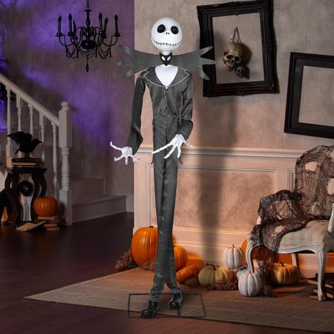 Home Depot's Life-Size Animatronic Jack Skellington Jack And Sally Halloween Decorations, Jack And Sally Halloween, Animated Pumpkins, Animated Halloween Props, Christmas Animated, Halloween Animatronics, Beetlejuice Halloween, Nightmare Before Christmas Halloween, Halloween Collectables