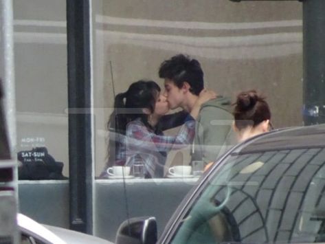 Shawn Mendes and Camila Cabello Kissing in San Francisco Shawn And Camila, Shawn Mendes And Camila Cabello, Make Out Session, Why I Love You, Joe Jonas, Bruce Willis, Jennifer Garner, Fifth Harmony, Kourtney Kardashian