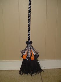 Broom Parking, Witches Night Out, Halloween Brooms, Witch Party, Hallowen Ideas, Parking Area, Fun Halloween Crafts, Witch Diy, Adornos Halloween