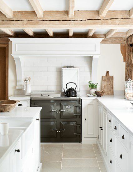 Traditionally Made Timeless Timber Κitchen Design 16 Neptune Kitchen, Classic English Kitchen, Classic Kitchen Design, English Kitchens, Design Your Kitchen, Cabinetry Design, Chichester, Classic Kitchens, Kitchen Diner