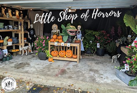 Day 18 – Little Shop of Horrors - Skeletons of Vivian Line Skeleton Family, Audrey Ii, Skeleton Flower, Horror Decor, Black Halloween Dress, Halloween 4, Little Shop Of Horrors, Horror Themes, Skeleton Art