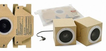 Muji cardboard speakers. Definitely must have. Cardboard Speaker, Moma Store, Phone Packaging, Desktop Speakers, Sustainable Technology, Small Speakers, Cardboard Paper, Flat Pack, Engineering Design