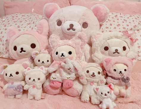 Korilakkuma Collection, Rilakkuma Coquette, Pink Rilakkuma, Korilakkuma Plush, Rilakkuma Plushie, Hello Kitty Bedroom, Otaku Room, Pink Kawaii, Emo Art