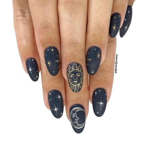 Nail Art Designs Moon And Stars, Witchy Celestial Nails, Black Cateye Nailart, Celestial Nails Short, Astral Nails, Sun And Moon Nails Design, Planets Nails, Solar Eclipse Nails, Star Sign Nails