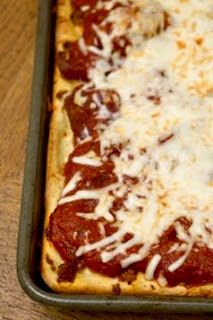 Crazy Crust Pizza Recipe, Crazy Crust Pizza, Crazy Pizza, Crispy Pizza Crust, Pizza Dough Recipe Easy, Crispy Pizza, Pizza Dinner, Dinner Snacks, Pizza Crust Recipe